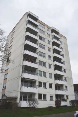 Sehr gepflegte 3-Zimmer-Whg. (vermietet) mit großartigem Ausblick vom West-Balkon