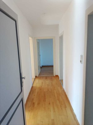 3 Zimmerwohnung nähe Krankenhaus zu sofort zu vermieten