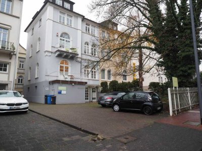 Bad Homburg- Kaiser-Friedrich-Promenade - Jugendstil-Mehrfamilienhaus mit sep. Hinterhaus