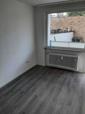 Erstbezug nach Sanierung***1 Zi-Wohnung+Balkon | Aufzug | 890 EUR Warm inkl. Strom | FFM Innenstadt