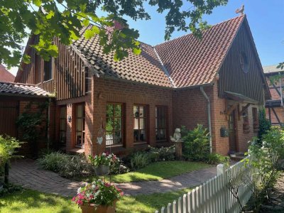 *** NEU : Stadt, Land, Fluss - idyllisch gelegenes Einfamilienhaus (4 Zimmer mgl.) an der Trave ***