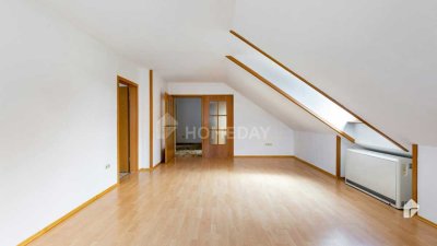 Großzügige 3-Zimmer-Dachgeschoss-Wohnung mit Wannenbad und Stellplatz in Dollnstein