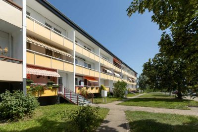 Erstbezug nach Sanierung - geräumige 3 Raum-Erdgeschosswohnung