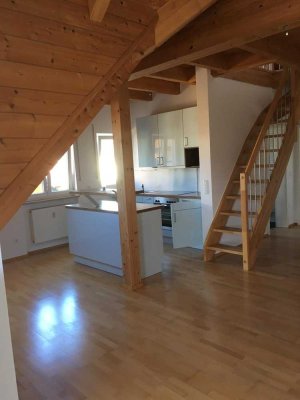 Gepflegte Dachgeschosswohnung plus Dachstudio