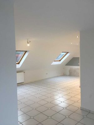 Helle 3-Zimmer Dachgeschosswohnung in Bexbach mit Garten und Stellplatz