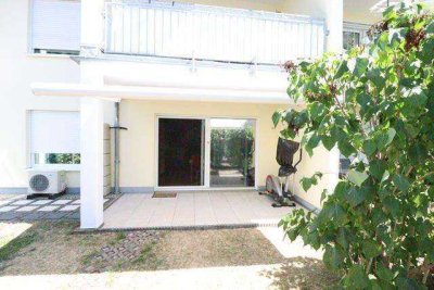 WRS Immobilien - käuferprovisionsfrei - 2 Zimmer EG Wohnung mit großem Garten + TG-Stellplatz