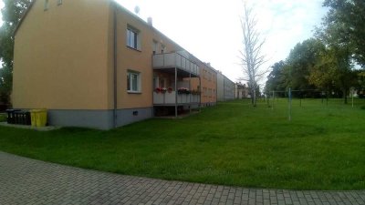Schöne helle  3-Raum-Wohnung im Grünen