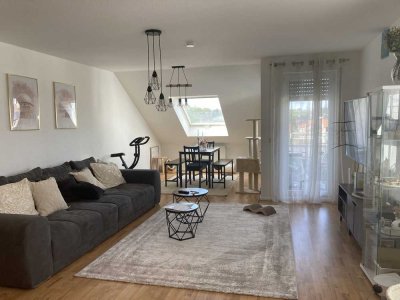 Exklusive, neuwertige 2-Zimmer-Maisonette-Wohnung mit gehobener Innenausstattung mit EBK in Eningen