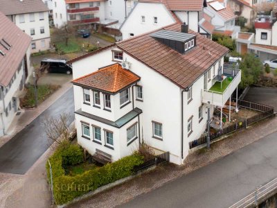 Gepflegtes 2 Familienhaus mit Erker-Anbau - Sehr schöne Lage in Pfullingen