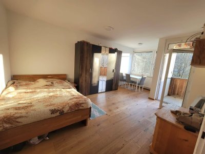 Möblierte 1,5-Zimmer Wohnung mit Balkon