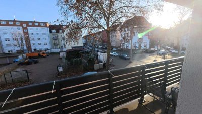 ++TOP komplett neu renovierte 2 ZKB++Balkon++Einbauküche++Parkett