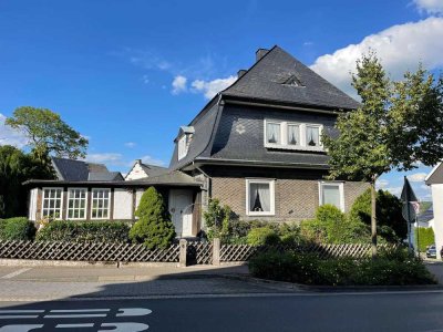 Repräsentatives Einfamilienhaus im Herzen von Brilon-Stadt mit Garten + Garage!