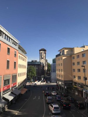 Frankfurt pur: 3-ZKB-Wohnung, zwei Balkone in direkter Innenstadtlage am Kornmarkt/Römer