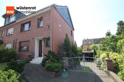 RESERVIERT! Familienfreundliche Doppelhaushälfte mit viel Potenzial - 2 Garagen und schönem Garten!