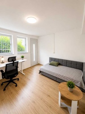 Möbliertes frisch renoviertes 20 m² Apartment  ruhige Lage Löwentor Karthause Warm Inklusive Strom