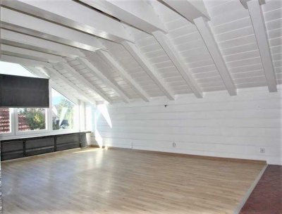 2,5-Zi.-DG-Whg. mit großer überdachter Loggia, im Süden von Freilassing.