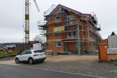 4-Zimmer DG Wohnung mit Garage