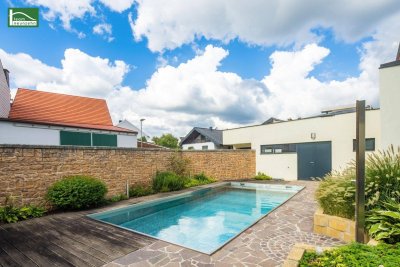 Geniales Stadthaus, generalsaniert mit Pool, Poolhaus, großzügigem Wellnessbereich &amp; zusätzlichem Büro/Lager von ca. 120m²