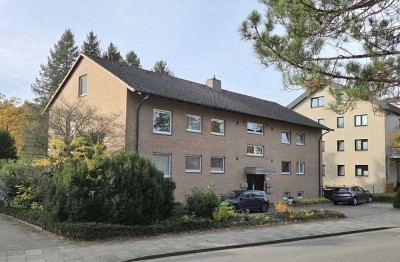 Mehrfamilienhaus mit 6 Wohneinheiten und 4 Garagen- solide Kapitalanlage in zentraler Wohnlage