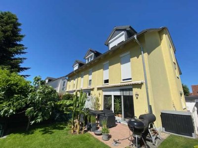 Exklusiv ausgestattetes Reihenendhaus inkl. Garage und grüner Oase in zentraler Lage von Durmersheim
