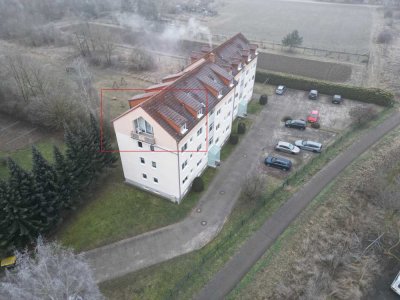 Charmante Dachgeschosswohnung mit Top-Hausfonds in gepflegter Eigentümergemeinschaft