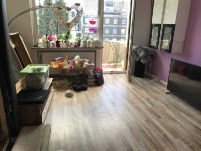 Helle 2 Zi, Kü,Diele, Bad, Balkon an Kapitalanleger ohne Käuferprovision !