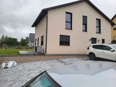Schönes Einfamilienhaus mit Einbauküche zum Vermieten in Halsbrücke