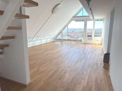 Exklusive Maisonette-Penthousewohnung mit großer sonniger  Panorama-Dachterrasse im Kölner-Westen!