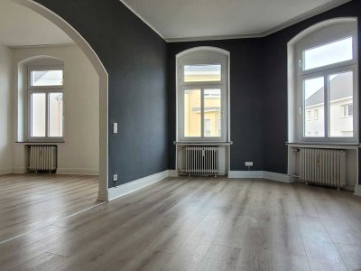 MANNELLA *Altbauflair mitten in Troisdorf* Lichtverwöhnt mit hohen Decken