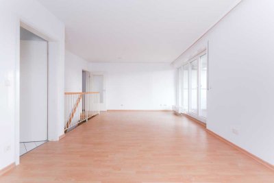 BEZUGSFREI!! - schöne 2-Zimmer-Whg. mit großem Balkon