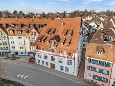 Luxuriöse Altbauwohnung zu vermieten