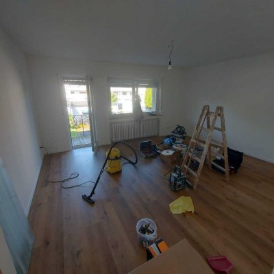 schöne Renovierte 3 Zimmer Wohnung mit Balkon, Gartennutzung ab sofort