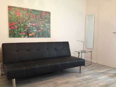 Wir renovieren für Sie! Mittendrin möbliert mit Küche & Waschmaschine