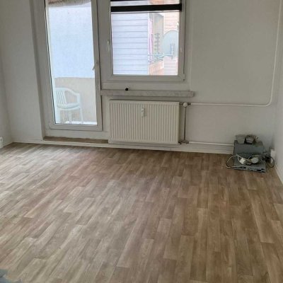 Achtung !! 2 Monate Miete sparen ** Charmante 3 Zimmer mit Balkon**