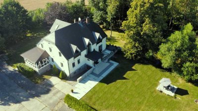 Einfamilienhaus für individuelles Wohnen und Arbeiten im Herzen der Natur am Stadtrand