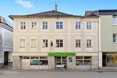 Einmalige Gelegenheit: Historisches Mehrfamilienhaus mit vermietetem Geschäftslokal im Herzen von Vöcklamarkt mit enormen Potential