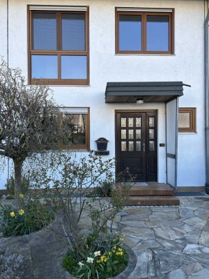 Renoviertes Reihenmittelhaus in ruhiger, familienfreundlicher Lage