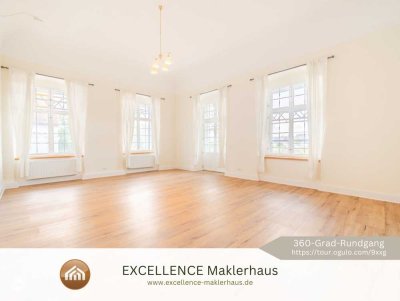 WOHNEN IM SCHLOSS - WIE EIN KÖNIG: 3-Zimmer-Wohnung im Schloss Niederraunau