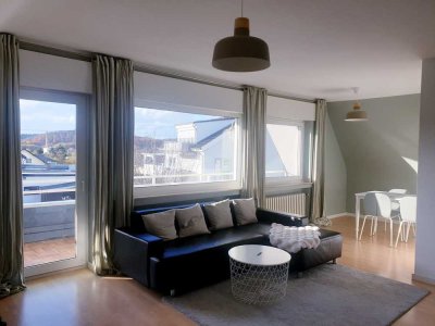 Sehr helle möblierte 1-Zimmerwohnung mit Loggia