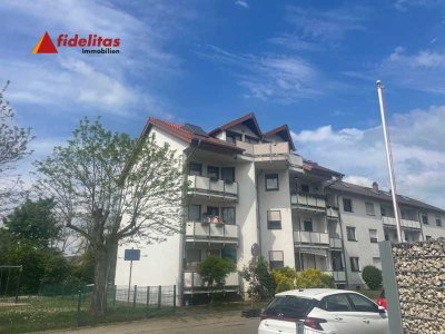 *****  Bezugsfrei  *****
Wunderschön geschnittene 3-Zi.-DG-Wohnung mit großem Balkon