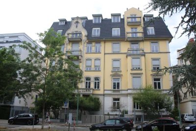 Luxuriöses 10-Zimmer Apartment im 3. OG mit  2 Balkons und 2 Terrassen in Frankfurt Westend-Nord
