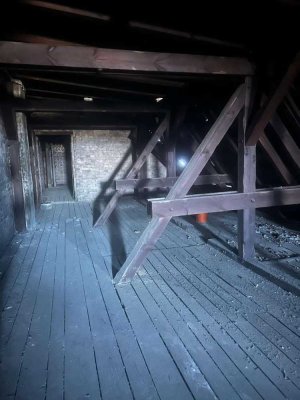 Dachgeschoss-Rohling mit Baugenehmigung im Weserkiez