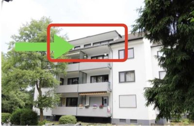 Gepflegte 2-Zimmer-DG-Wohnung mit gr. Loggia in Bergisch Gladbach an ruhige(n) Mieter(in)