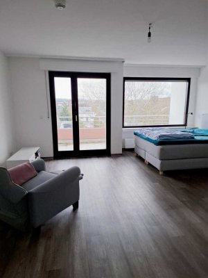 Sehr schönes Appartement mit Balkon und Einbauküche