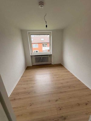 helle, moderne 2 Zimmerwohnung zzgl. 2 halben Zimmern zum 01.06.2026!