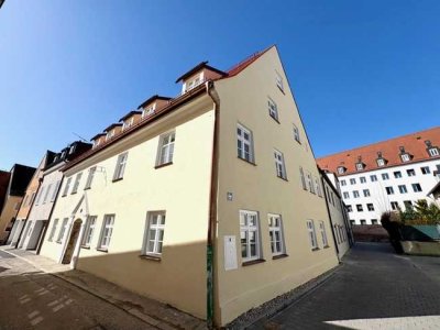 Wunderschön renovierte 4-Zimmer Altbauwohnung zum Erstbezug