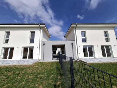Letzte Doppelhaushälfte mit 2 Parkplätzen und großer Südterrasse!