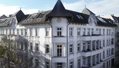 * 3,8 % Rendite * Altbauwohnung mit Balkon in direkter Nähe zum Tegeler See