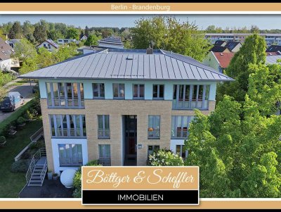 Großzügige & moderne 2-Zimmer-Wohnung im Dachgeschoss einer gepflegten Stadtvilla