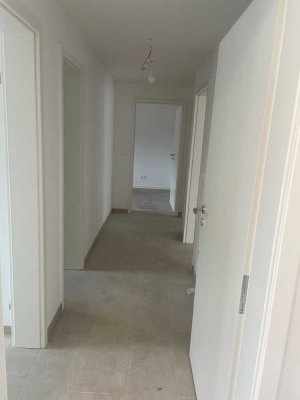 Renovierte 3-Zimmer-Wohnung (Erdgeschoss) mit Fußbodenheizung und Terrasse in Dingolfing